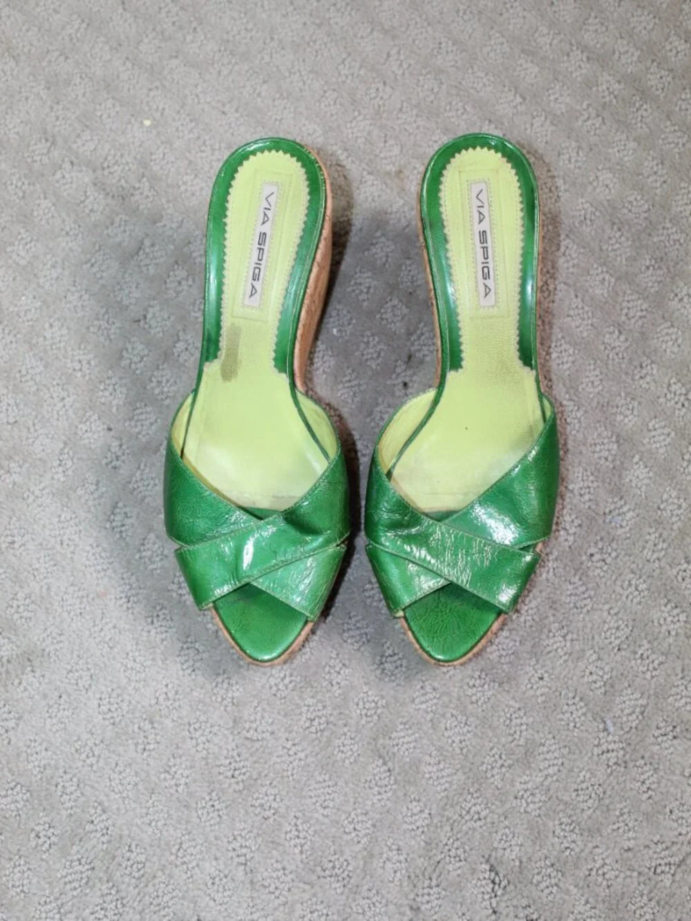 Via Spiga Size 9.5M Green Patent Leather Almond Peep Toe Cork Wedge Heels